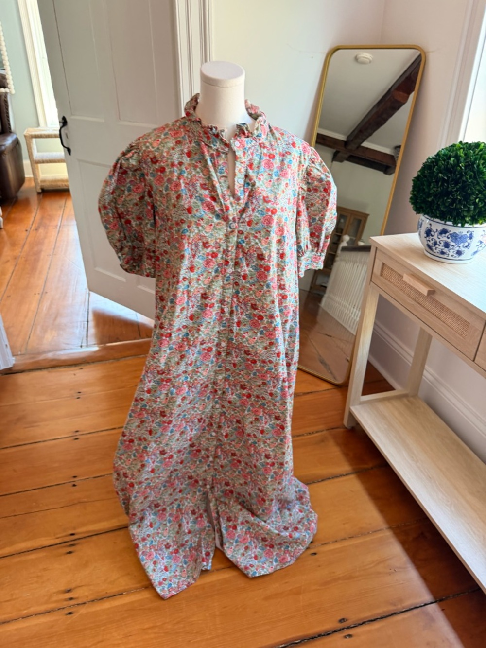 Hyacinth House x Tuckernuck Floral Puff-Sleeve Maxi Dress in Multicolor